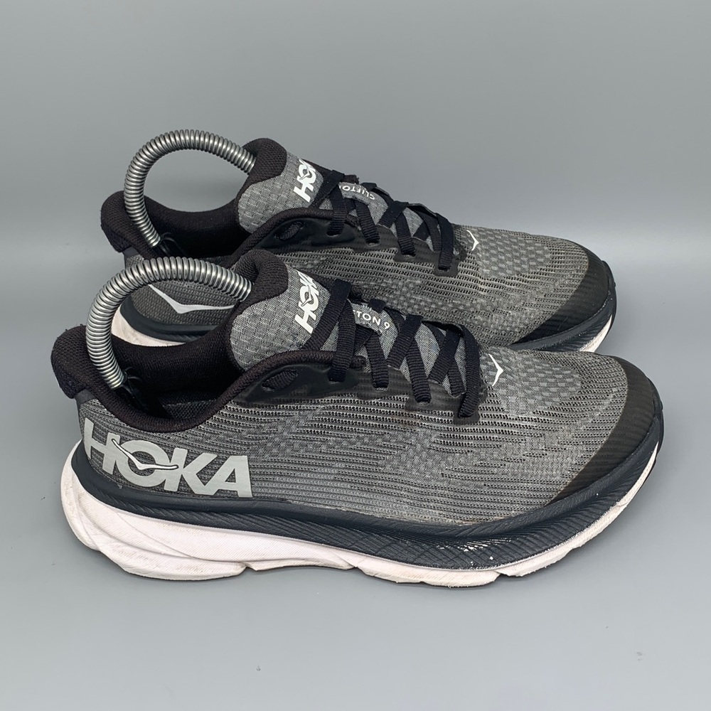 Hoka‎ One Clifton 9 Gray Black White Running Shoes Youth Sz 4.5
